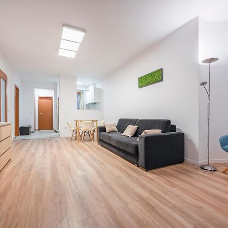 Modern Apartment With Garage Budapest Exteriör bild