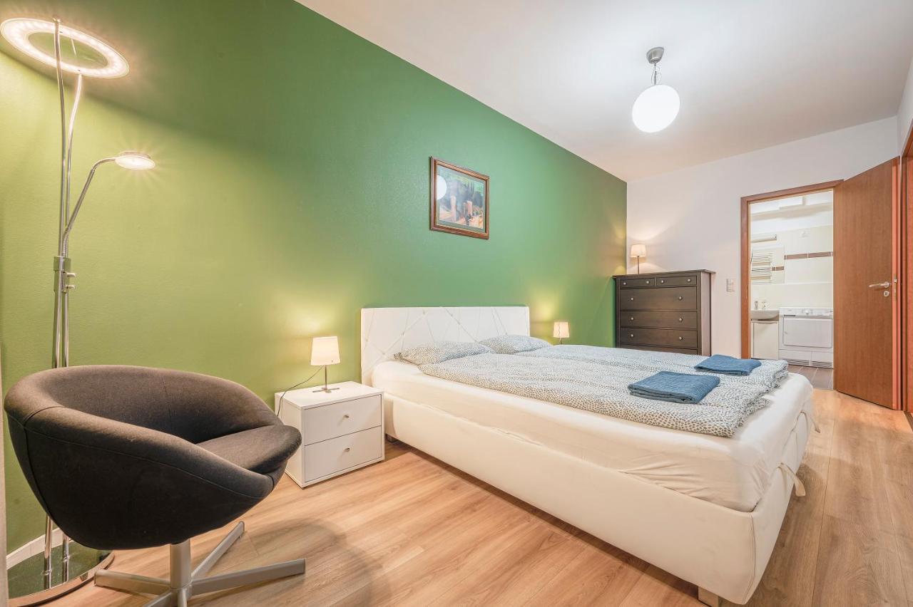 Modern Apartment With Garage Budapest Exteriör bild