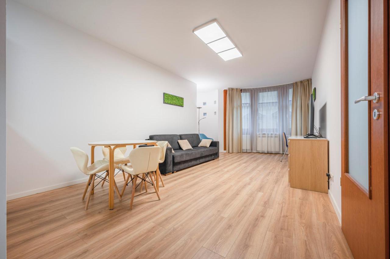 Modern Apartment With Garage Budapest Exteriör bild